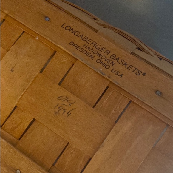 Longaberger Wooden Basket with Cream Liner and dividers - Picture 3 of 4